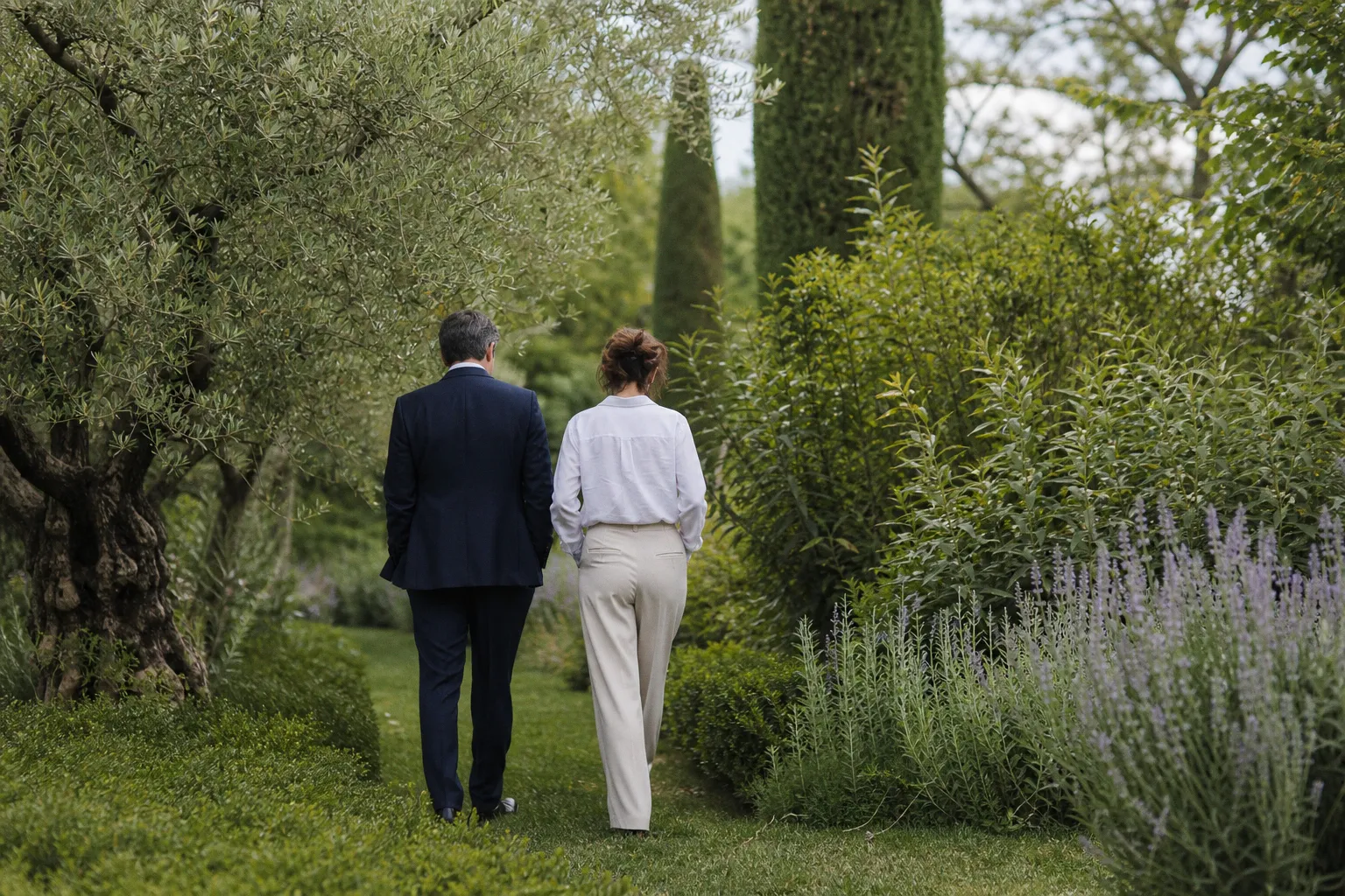 L'art de capturer l'intimité des mariages loin du protocole princier