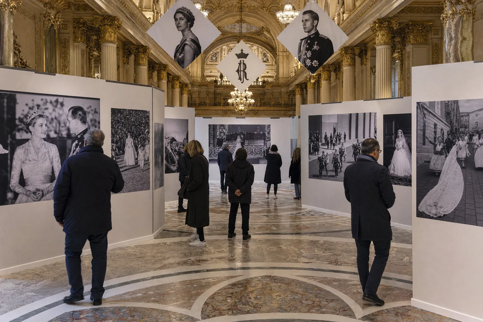 L'art de la mise en scène : leçons du mariage princier de 1956 pour vos photos
