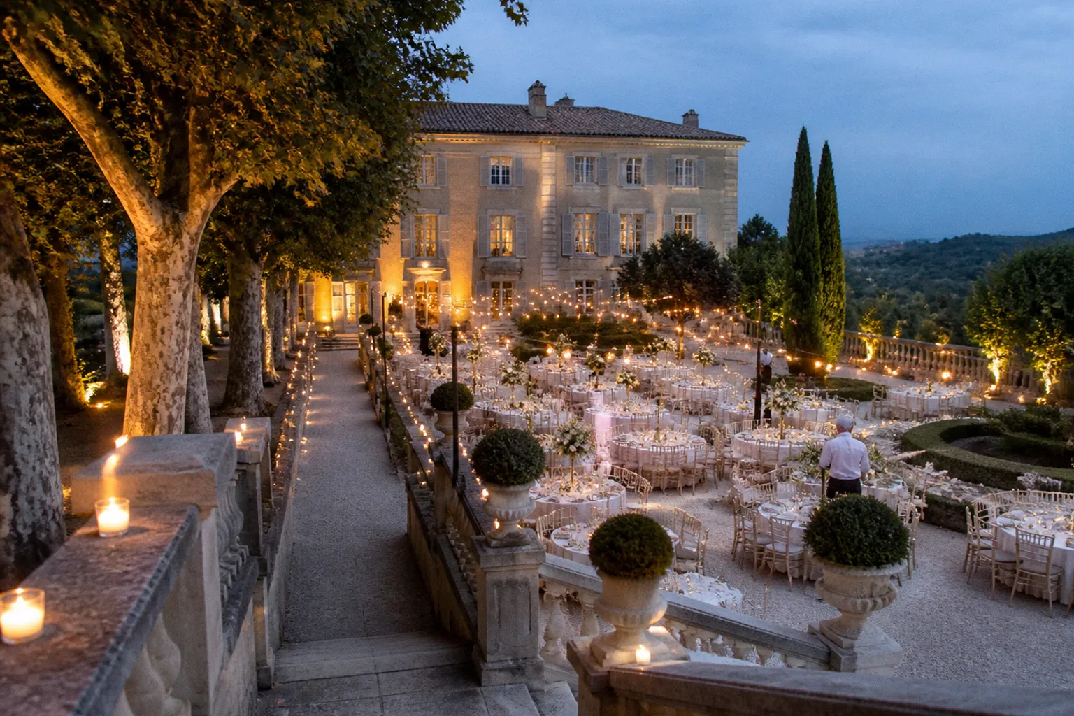 Mariage de luxe en Provence : faut-il se méfier des tarifs exorbitants du secteur ?