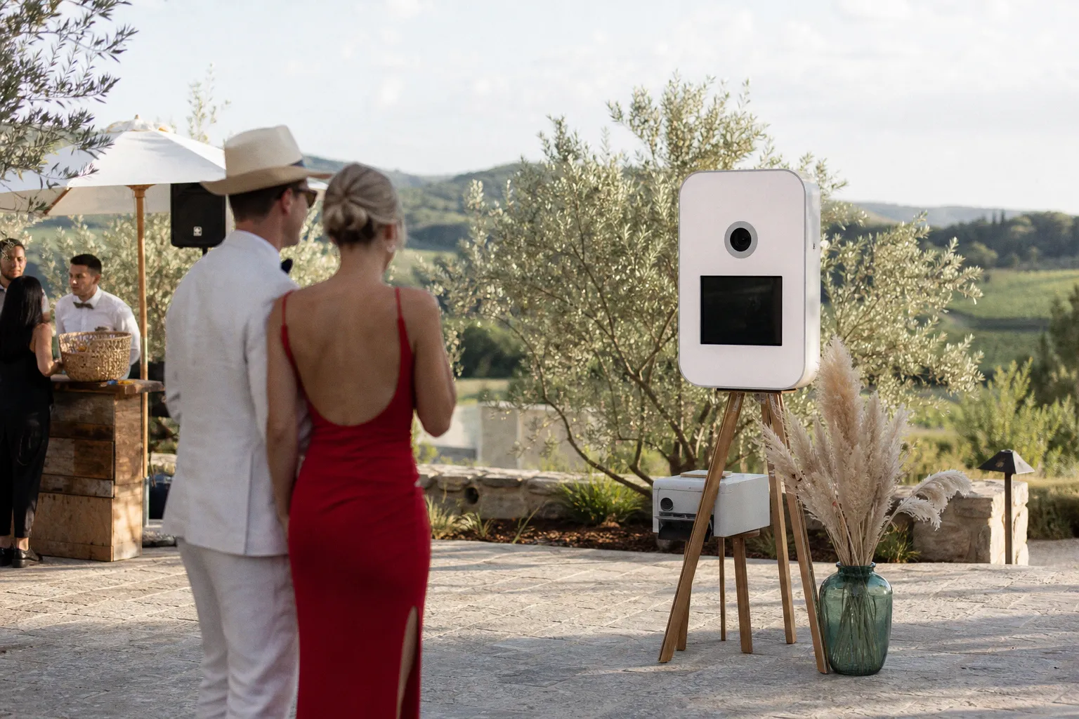 Réussir l'installation d'un photobooth lors d'un mariage en Provence