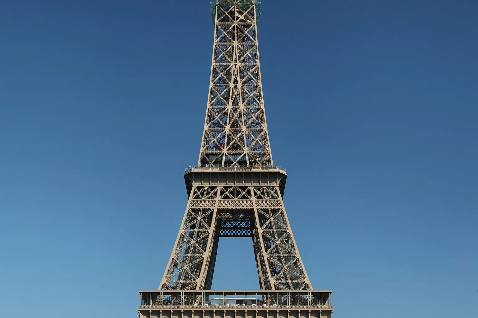 Tour Eiffel tarifs : comprendre la logique des prix d'entrée
