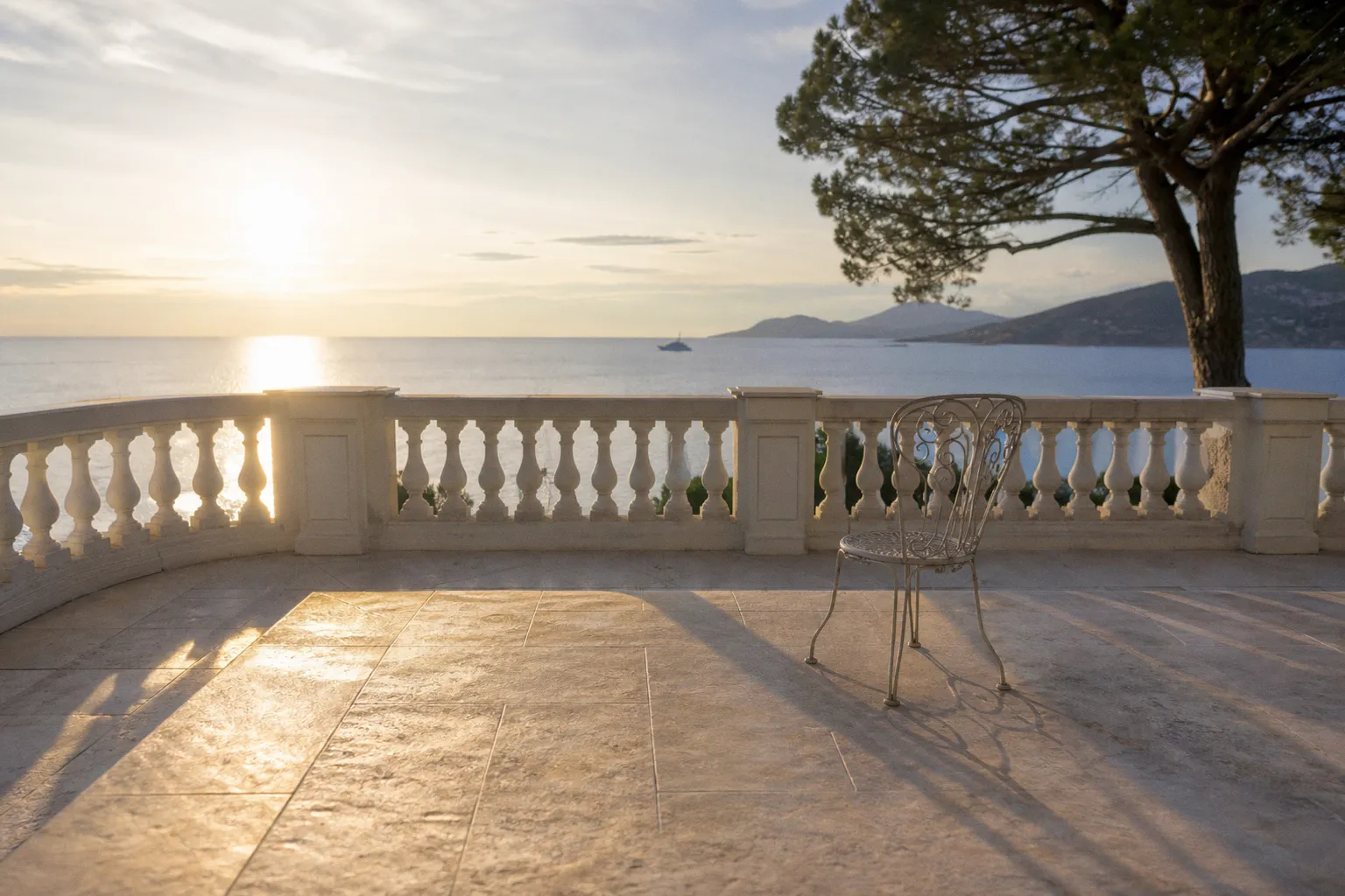 Villas sur la French Riviera : la dynamique de la lumière naturelle